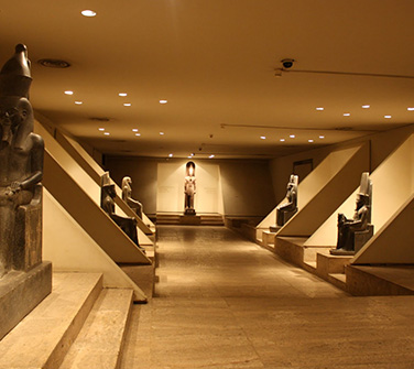 Visit the Luxor Museum